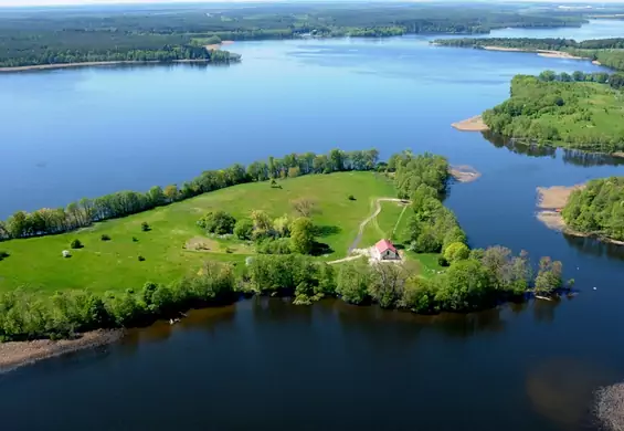 Top 7 bajecznych i najczystszych jezior w Polsce, nad którymi odpoczniesz od zgiełku