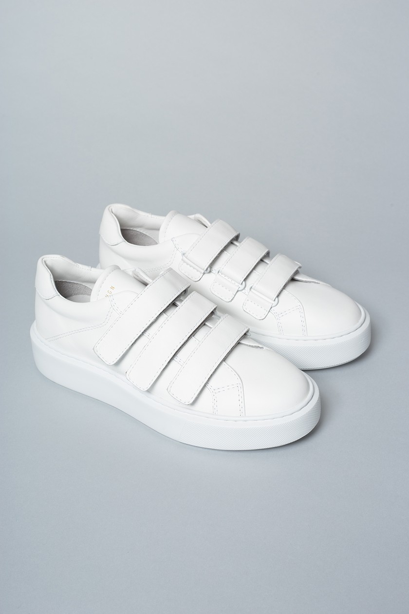 «Vitello White Sneaker» mit Klettverschluss von Copenhagen für rund 187 Franken.