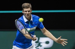 Hurkacz wpędził Tsitsipasa w niemałe tarapaty. Mecz trwał ponad dwie godziny