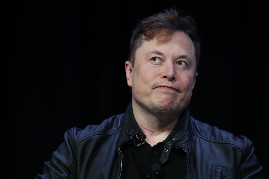 W maju 2019 r. Musk planował do końca 2020 roku wszczepić chip pierwszemu ludzkiemu pacjentowi.