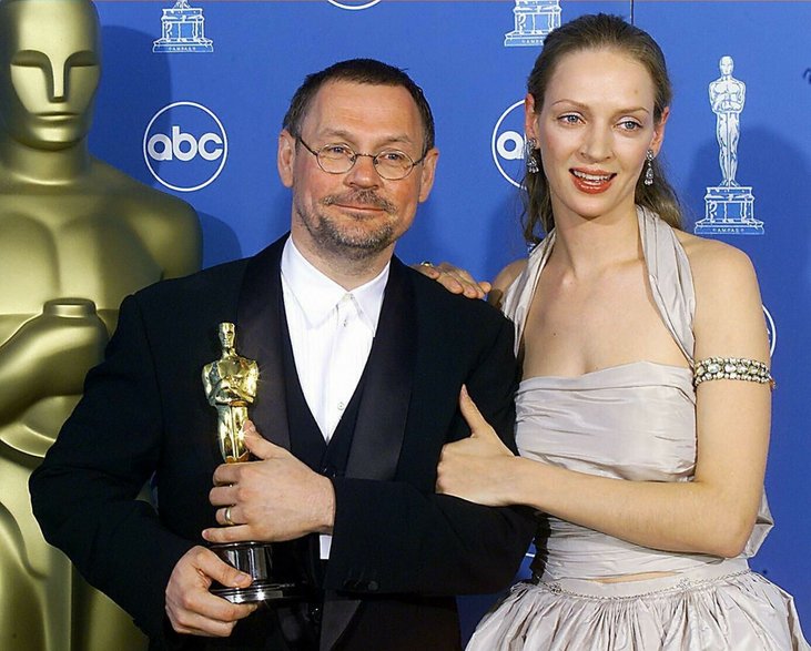 Janusz Kamiński i Uma Thurman w 1999 r. po otrzymaniu Oscara za zdjęcia do "Szeregowca Ryana"