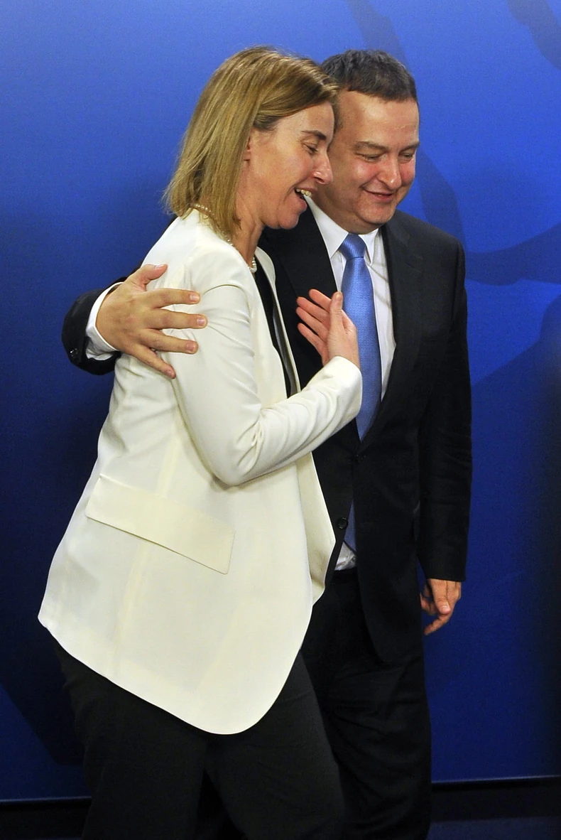 Sa Dačićem je bila „zakopčana do grla“