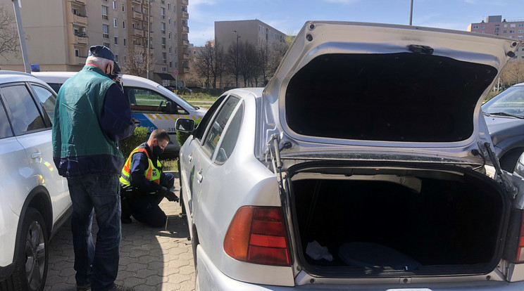 A székesfehérvári rendőrök segítettek egy idős férfinek / Fotó: police.hu