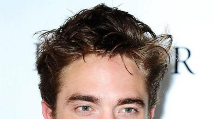 Robert Pattinsonnak új nője van
