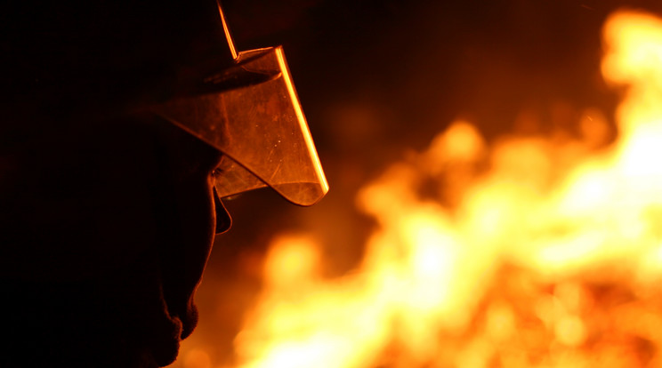 Tűz volt az orosházi üveggyár raktárában / Illusztráció: Northfoto