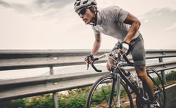 Jak dbać o formę? Rafał Majka radzi kolarzom-amatorom. [WIDEO]