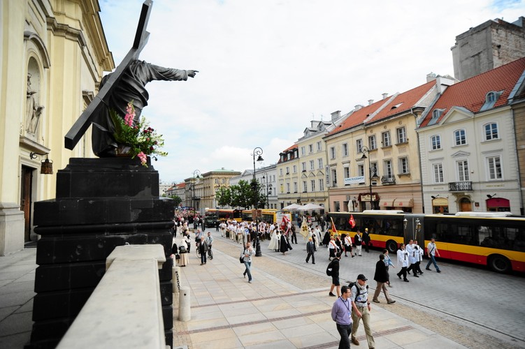 Święto Dziękczynienia w Warszawie. Procesja z relikwiami św. Andrzeja Boboli