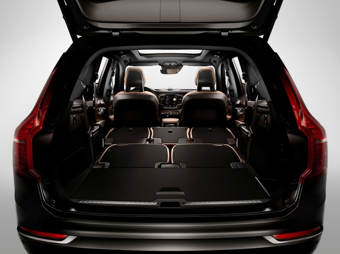 Volvo XC90 First Edition