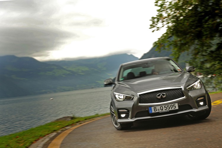 Infiniti Q50 2.0 Turbo