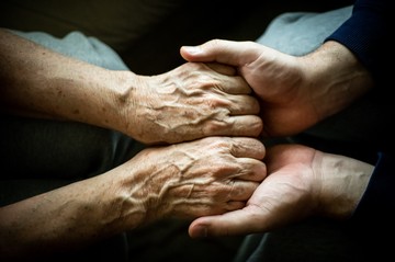 10 jele annak, ha közel a halál a demenciában szenvedő szerettünknél