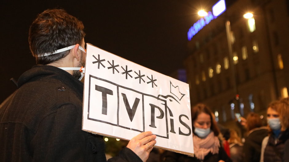 Protest pod TVP w czwartek, 29 X 2020 r. 