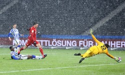 Robert Lewandowski spędził noc na lotnisku w Berlinie