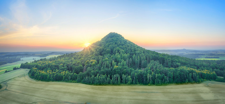 "Śląska Fujiyama" działa na wyobraźnię. To perełka w Krainie Wygasłych Wulkanów