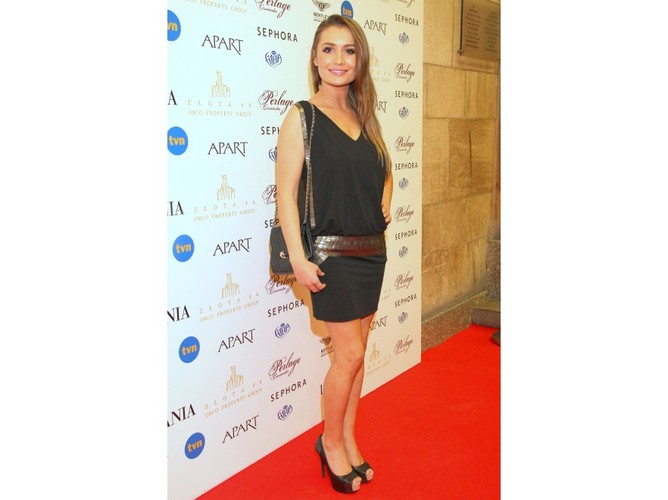 Marta Krupa, mimo usilnych starań swojej siostry Joanny, nie udało jej się zdobyć sympatii polskich widzów. Udział w 'Tańcu z gwiazdami' miał być przepustką do kariery w polskich mediach, niestety Marta odpadła z programu jako pierwsza. Cóż, najwraźniej dwie, kaleczące polski język siostry w jednej telewizji to za dużo.