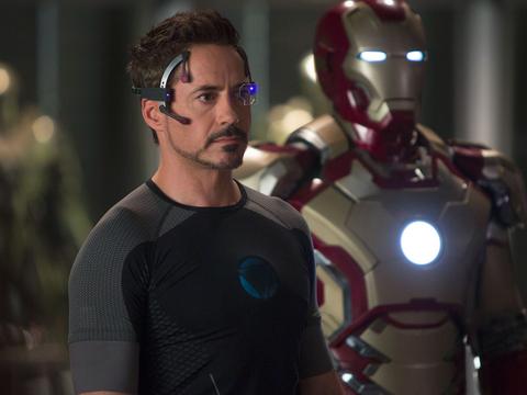 "Avengers: Infinity War": Robert Downey Jr. ujawnia wygląd Iron Mana? - Onet.pl