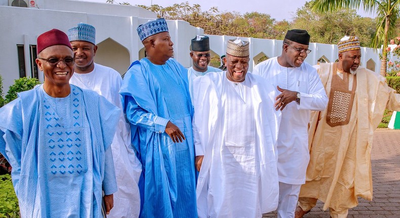 7 APC governors meet with president Muhammadu Buhari [Twitter/@NGRPresident]