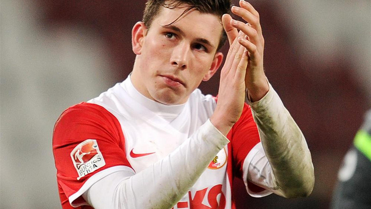 Pierre-Emile Hojbjerg wraca do Bayernu Monachium. Augsburg chciał przedłużyć wypożyczenie 19-letniego Duńczyka, ale Pep Guardiola postanowił ściągnąć go z wypożyczenia.