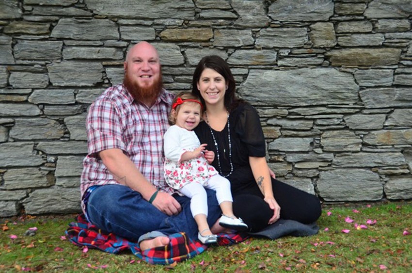 Li sa ženom i ćerkicom