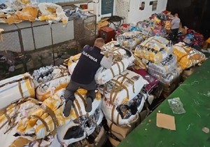 Zaplenjen tekstil na Preševu