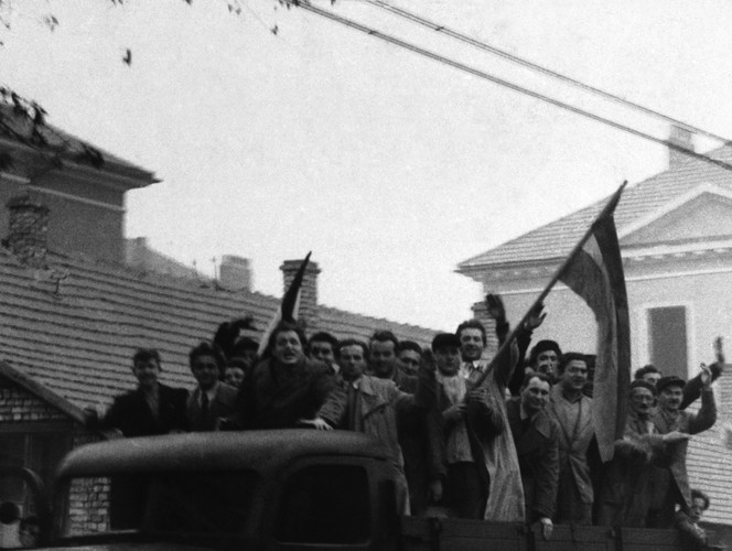 Demonstranci na cieżarówce