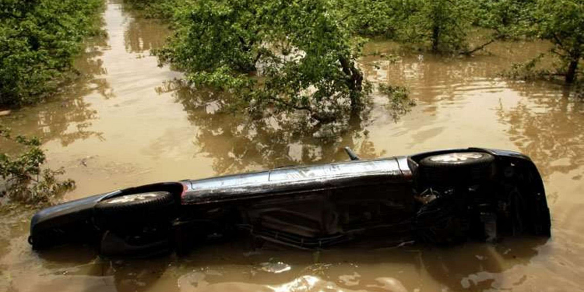 Samochód powodziowy