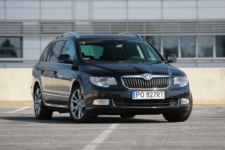 Skoda Superb kontra BMW serii 5 i Mercedes klasy E czy