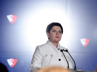 Sondaż: Spadają notowania rządu, Szydło i Dudy