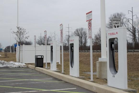 Stacja ładowania samochód elektrycznych Tesla 