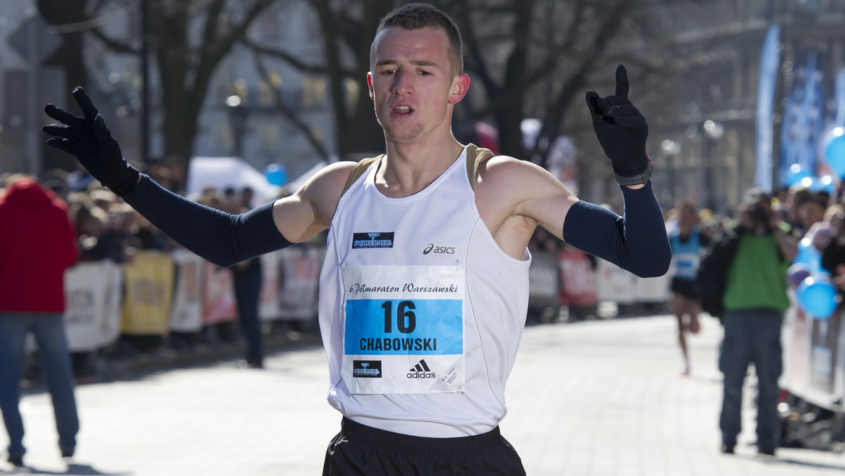 Marcin Chabowski zrezygnował ze startu w biegu maratońskim, który odbędzie się ostatniego dnia igrzysk olimpijskich w Londynie. Podczas zgrupowania w szwajcarskim Sankt Moritz 26-letni lekkoatleta gdyńskiej Floty nabawił się kontuzji kolana.