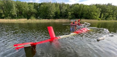 Śmigłowiec spadł do wody. Co się stało z pilotem?