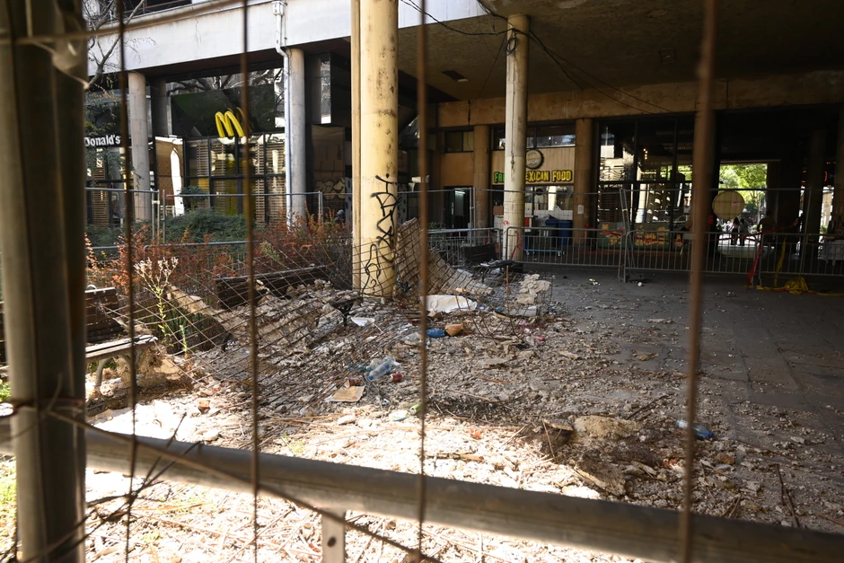 Ekonomska kriza devedesetih ostavila je dubok trag na Bezistan.