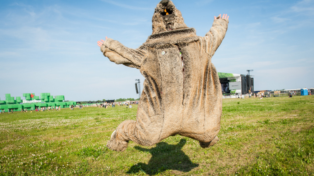 Ruszyła sprzedaż karnetów na przyszłoroczną edycję festiwalu Open'er. Pierwsze 1000 karnetów dostępne jest w cenie promocyjnej. Kolejna pula w sprzedaży będzie do 15 stycznia. Później karnety zdrożeją. Poznaliśmy też oficjalny termin festiwalu - impreza odbędzie się w dniach 2-5 lipca 2014 roku. Pierwszych artystów festiwalu mamy poznać jeszcze w listopadzie.