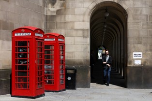 "Financial Times": Problemy z CETA zwiastują trudne negocjacje dotyczące Brexitu