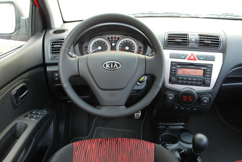 Kia Picanto 1.0 Comfort - Nowy makijaż pikantnej Scarlet