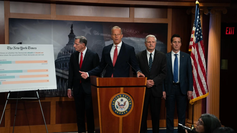 Džon Tun, lider Republikanaca u Senatu, na konferenciji za medije posle neuspešnog glasanja okrivio je Demokrate za obustavu rada američke vlade | Foto: ALLISON ROBBERT/EPA/Shutterstock