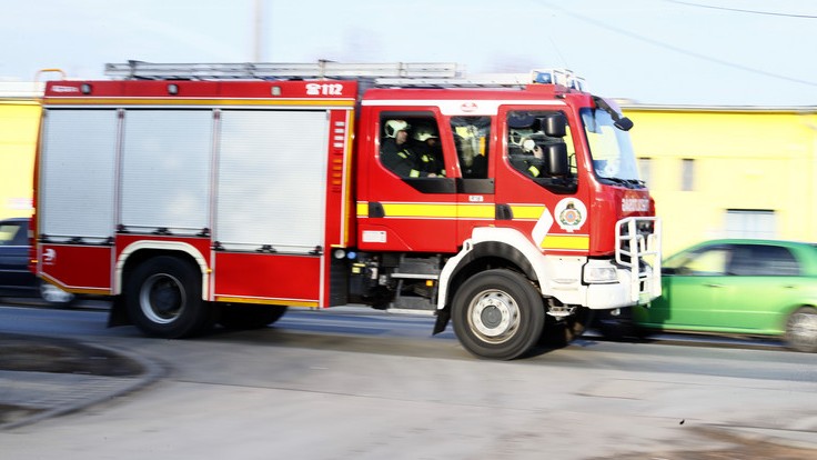 Tragédia Monornál: meghalt egy sofőr a szörnyű balesetben, teljes útzár mellett helyszínelnek