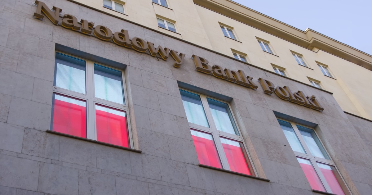 Tłoczone z danych. Długi cień stóp procentowych