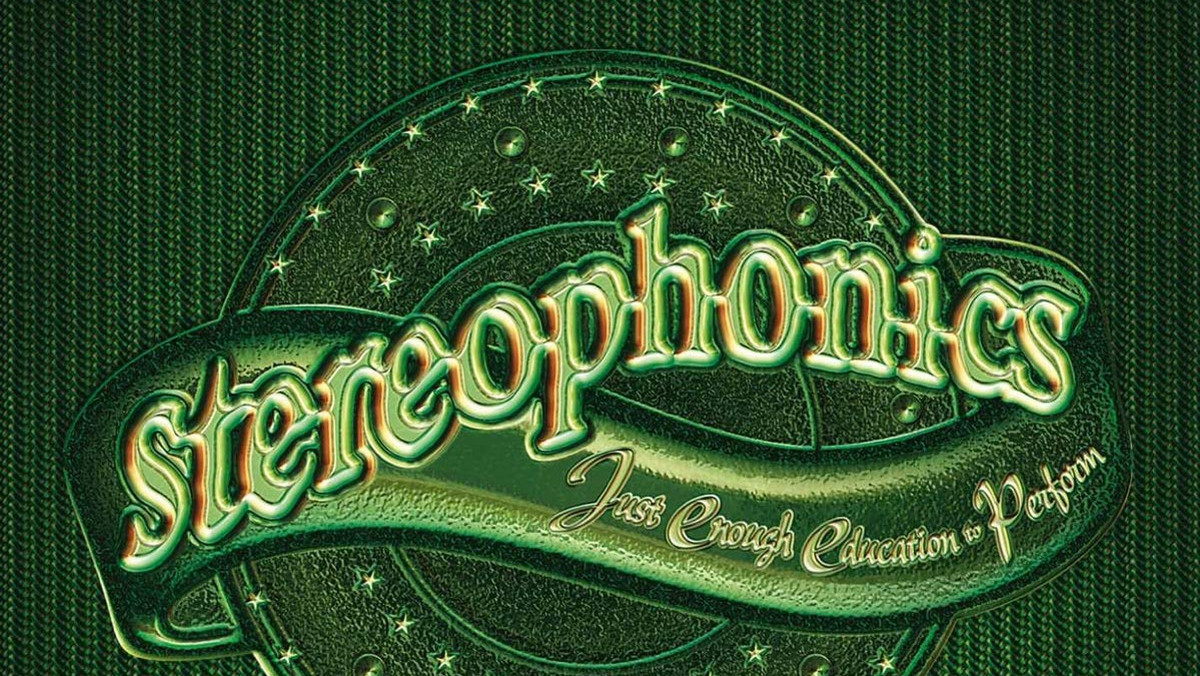 Czyżby grupa Stereophonics dojrzała do tego, aby po młodzieńczych szaleństwach nagrać wreszcie longplay pełen zadumy i nostalgii? Może to pewna przesada, ale coś jest na rzeczy. Trzecia płyta w dorobku tego kolektywu Walijczyków, "Just Enough Education To Perform", przynosi brzmienia zdecydowanie spokojniejsze od znanych z ich poprzednich dzieł.
