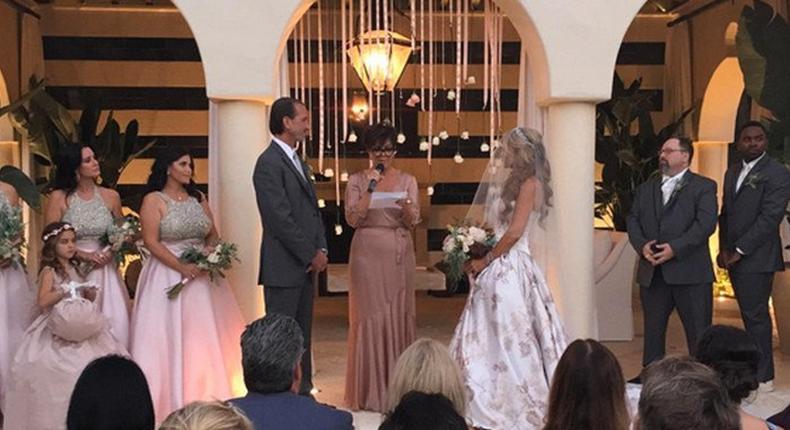 Kris Jenner officiates at wedding ceremony she threw her BFF, Faye Resnick