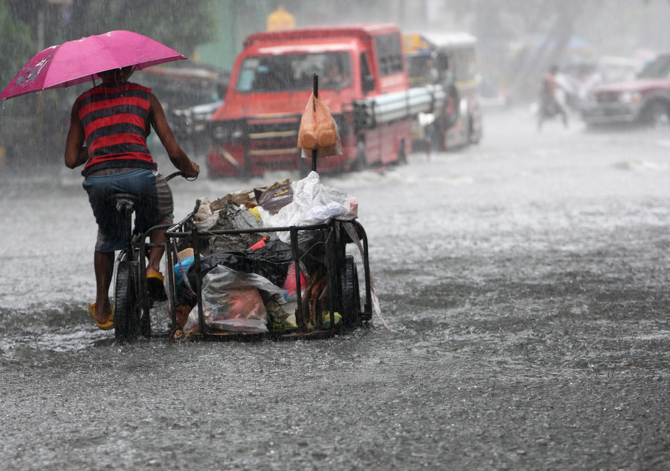 Filipiny po przejściu tropikalnej burzy
