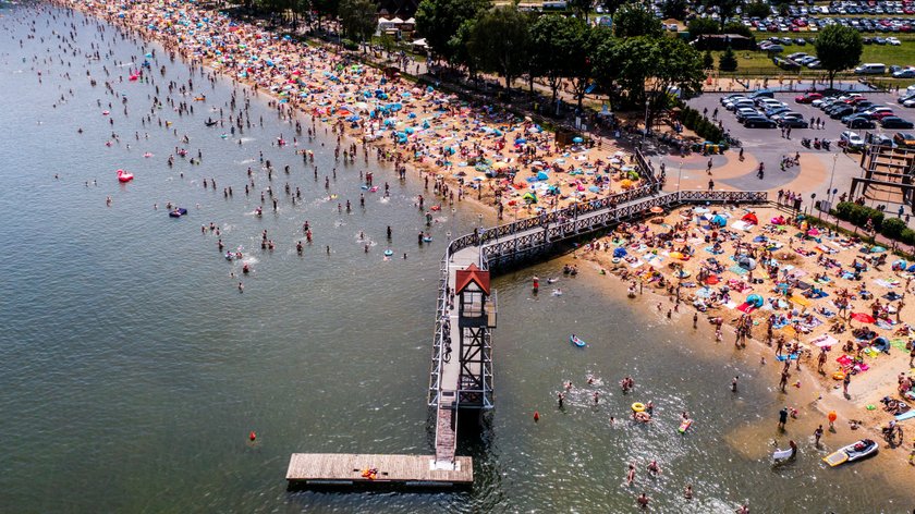 Żar leje się z nieba. W niedziele na Pogorii było, jak na plaży w Sopocie