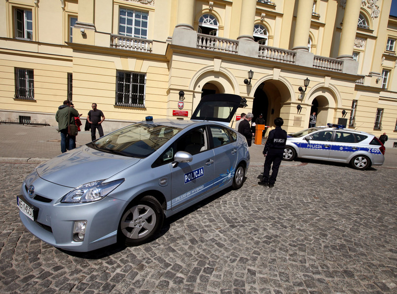 Toyota udostępniła Komendzie Stołecznej Policji unikalny egzemplarz modelu Prius Plug In do patrolowania ulic Starego Miasta.