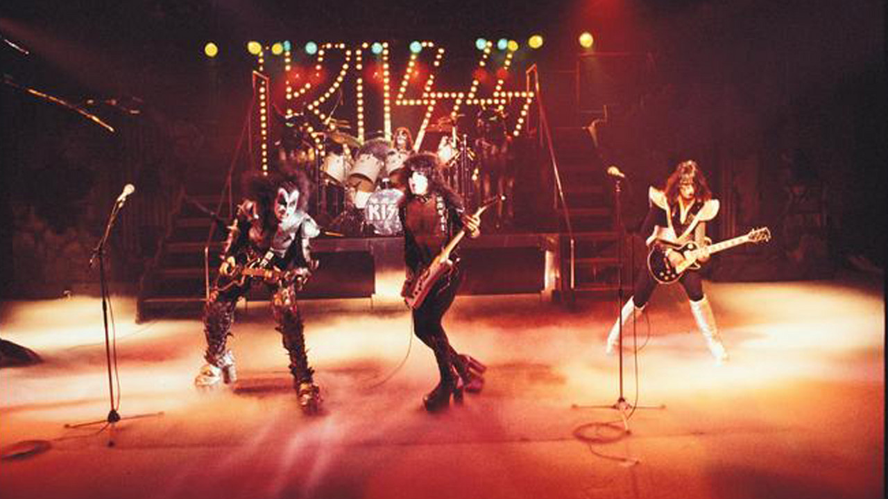 Najgorętszy zespół na świecie jeszcze raz rozpali scenę. Czy KISS zagra ostatni koncert w historii?