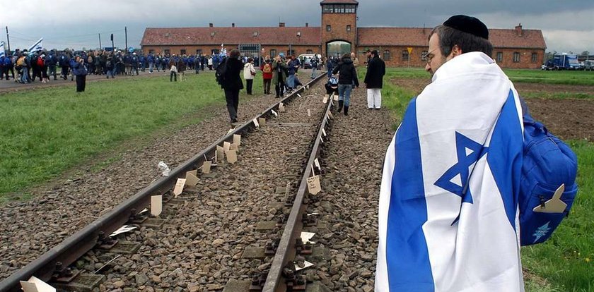 Kanadyjczycy ukradli fragment torów z Auschwitz