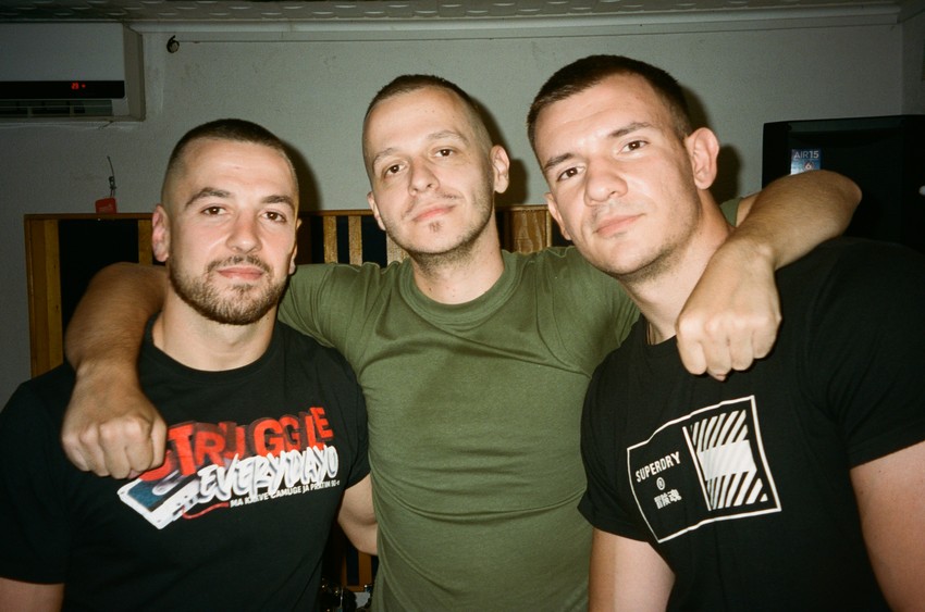 Bigru i Paja Kratak, analogija