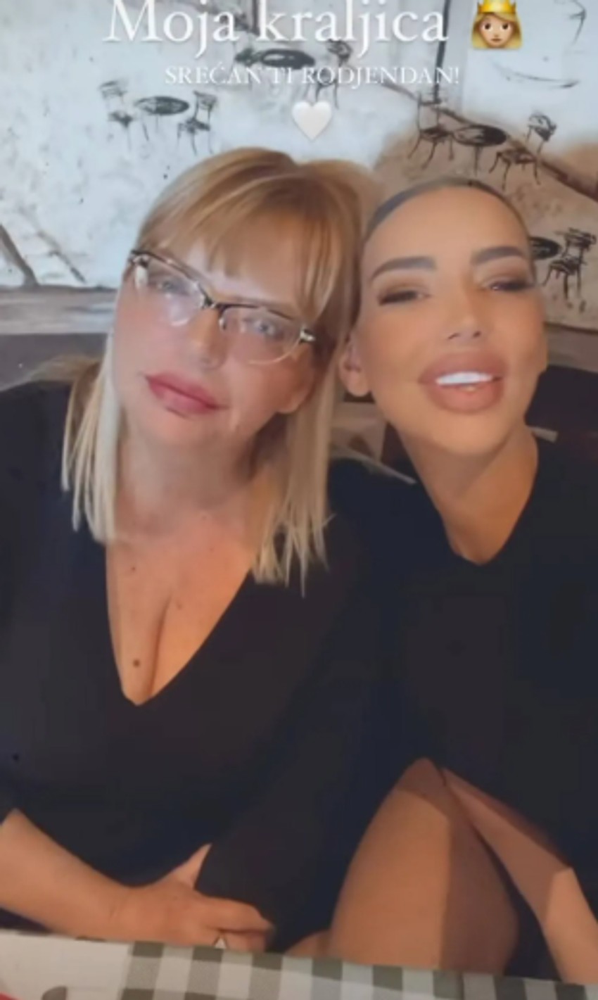 Kaća Grujić sa majkom