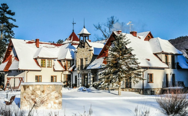 Hotel Caryńska zimą