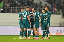 Cyrk w Legii Warszawa. Iordanescu chce odejść, trening odwołany, a w czwartek mecz z Szachtarem