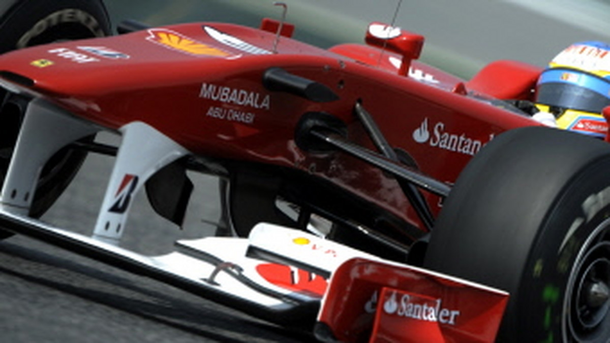 Hiszpan Fernando Alonso z teamu Ferrari na sobotnim treningu rozbił swój bolid i nie wystartuje w kwalifikacjach do niedzielnego wyścigu o Grand Prix Monaco na ulicznym torze w Monte Carlo, szóstej eliminacji mistrzostw świata Formuły 1.