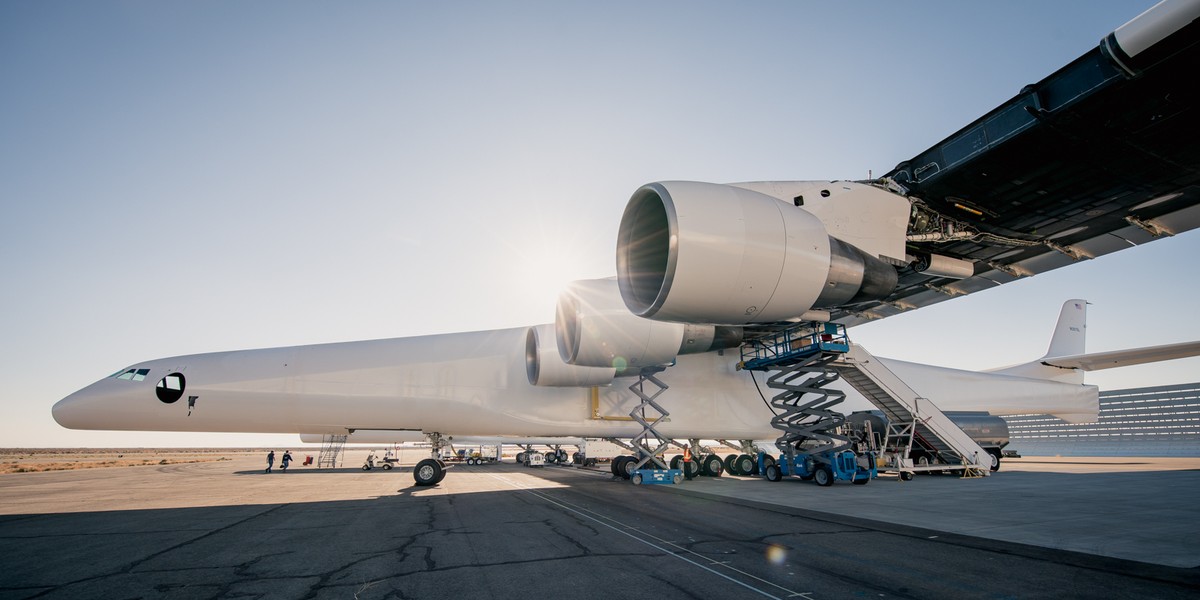 Stratolaunch to samolot, który ma być wykorzystywany do taniego wynoszenia rakiet na orbitę